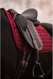 Produktbild von Edix Saddles Polymix Dressur Schabracke mit 8 Taschen in Rot Größe M