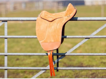 Produktbild von Edix Saddles Reitsattel aus Leder in Beige oder Braun Größe M