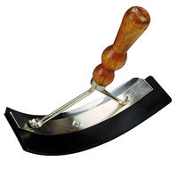 Produktbild von Ekkia Deluxe Curved Schweißkratzer Metall mit Holzgriff für Pferde