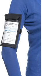 Ekkia Reiternummernhalter und medizinischer Kartenhalter aus Polyester in Schwarz und Transparent mit Klettverschluss für Pferde und Reiter – Bild 1 von 3