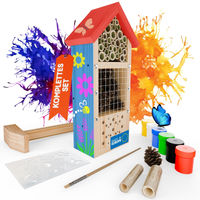 Produktbild von Eli Insektenhotel Bausatz aus Holz zum Bemalen für Kinder inklusive Farben Pinsel und Schablonen
