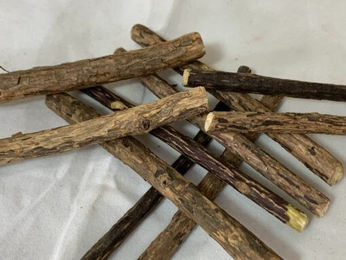 Produktbild von Elmato Katzenminze Sticks Matatabi Crunchy Sticks aus Naturmaterial 5 Stück á 12cm - 5 x 12 cm