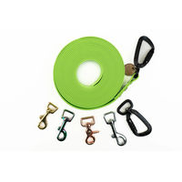 Produktbild von Emmy & Pepe Superflex Schleppleine aus Biothane für Hunde bis 15kg in Limette mit Gold-Bolzenkarabiner und abnehmbarer Handschlaufe 10m