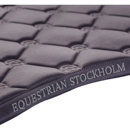 Equestrian Stockholm Schabracke Dark Violet für Warmblut aus Polyester – Bild 1 von 2