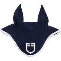 Produktbild von Equestro Fliegenohren mit Logo und Equestro Mütze Modell GP mit Full-Logo in Blau