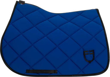Produktbild von Equestro Sattelunterlage aus technischem Material mit Logo für Pferde in Blau