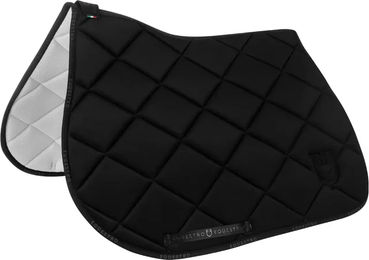 Produktbild von Equestro Sattelunterlage aus technischem Material mit Logo für Pferde in Schwarz