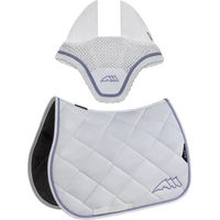 Produktbild von Equiline Eqchroma Sattelset mit Schabracke und Fliegenhaube aus Polyester in Schwarz Weiß