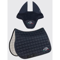 Produktbild von Equiline Eqflaggy Set aus Schabracke und Fliegenhaube für Springpferde in Blau aus Polyester