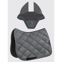 Produktbild von Equiline Eqtricolore Sattelset für Pferde mit Schabracke und Fliegenhaube aus Polyester in Schwarz und Grau