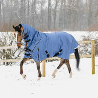 Produktbild von Equithème Pferdedecke 1200D AI Blau mit Halsteil aus Polyester