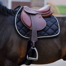 Equithème Schabracke Classic Sattelunterlage für Warmblut Pferde aus Polyester – Bild 1 von 7