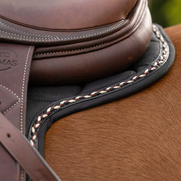 Equithème Schabracke Hunter Satteldecke für Pferde in Braun aus Polyester – Bild 1 von 2