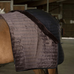 Equithème Teddy Lammfell Stalldecke für Pferde aus Polyester 175 cm – Bild 1 von 3