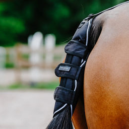 Produktbild von Equithème Tyrex Schweifschoner aus Polyester für Warmblut Pferde