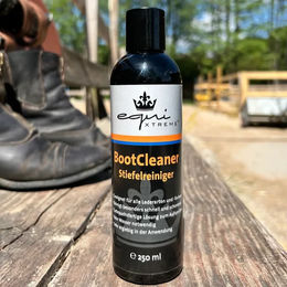 Produktbild von equiXTREME BootCleaner Lederpflege und Reiniger für Reitstiefel Schwarz