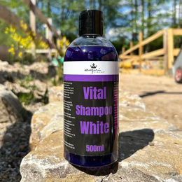 Produktbild von equiXTREME Vital Shampoo zur Fellpflege für aufhellende Pferde 500ml