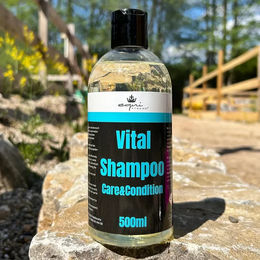 Produktbild von EquiXtreme Vital Shampoo zur Fellpflege für Pferde 500ml