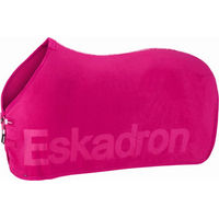 Produktbild von Eskadron Abschwitzdecke Fleece Stamp in Lipstick XXL