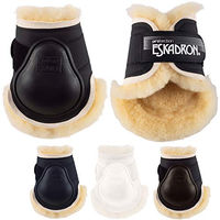 Produktbild von Eskadron Basics Protection Lammfell Streichkappen Schwarz
