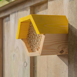 Esschert Design Insektenhotel für Wildbienen aus Holz sechseckig naturbelassen gelb – Bild 1 von 2