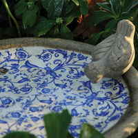Produktbild von Esschert Design Vogeltränke und Vogelbad aus Keramik in Blau-Weiß Ø 34 cm - 175 g