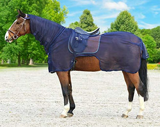 Produktbild von Euroriding Fliegenausreitdecke mit Sattelausschnitt und Halsteil Navy Größe S 125cm