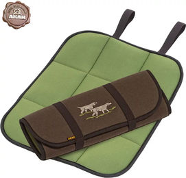 Produktbild von Faltbares Hundekissen mit Stickerei von AKAH aus Neopren in Braun und Grün