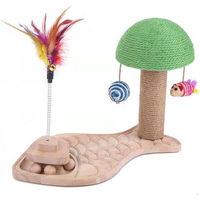 Produktbild von Famanu Kratzbaum für Katzen aus Holz mit interaktivem Holzball und Drehscheibe in Bunt