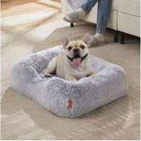 Produktbild von Feandrea Hundebett Hundesofa in Ombré-Grau mit weicher Plüschpolsterung und abnehmbarem Bezug 71 x 55 x 18 cm