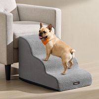 Produktbild von Feandrea Hundetreppe aus Cord mit 4 Stufen, wasserdicht und rutschfest, abnehmbarer waschbarer Bezug, Hellgrau, Größe L