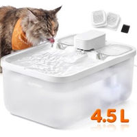 Produktbild von Feandrea Katzenbrunnen Trinkbrunnen für Katzen mit Filtern und Trockenlaufschutz 4,5 L Weiß