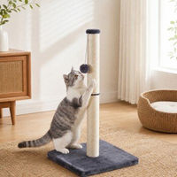 Produktbild von Feandrea Kratzbaum für Katzen aus natürlichem Sisal mit Spielzeug in Dunkelgrau