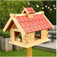Produktbild von Feel2Home Vogelhaus XXL aus Holz mit lasierten Dachschindeln in Natur und Rot