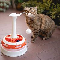 Produktbild von Ferplast Katzenspielzeug TORNADO Interaktives Intelligenzspielzeug aus Kunststoff mit 2 Bällen und Plüsch Ø 24 x 34 cm