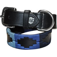 Produktbild von Flags&Cup Chukka Hundehalsband aus Leder für erwachsene Hunde in Schwarz und Blau