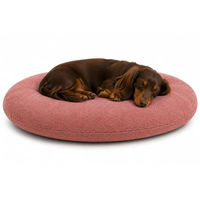 Produktbild von Flamingo Baleno Hundebett und Katzenbett Oval Rot 70 x 56 x 8 cm mit abnehmbarem Bezug
