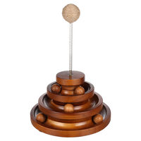 Produktbild von Flamingo Cattivo Intelligenzspielzeug für Katzen aus Holz mit Ball und Seil in Braun