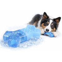 Produktbild von Flamingo Hundespielzeug Snowy Bone aus TPR Gummi blau 13,3 cm kühlender Effekt