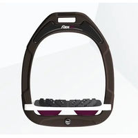 Produktbild von Flex-On Ultra Grip Steigbügel schräg aus Green Composite in Braun Weiß Pflaume
