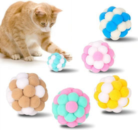 FOUORTUNATE-BEE Interaktives Katzenspielzeug Set mit 6 bunten Plüschbällen und Glöckchen für erwachsene Katzen – Bild 1 von 1