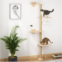 Produktbild von FURPAL Kratzbaum für Katzen aus Massivholz mit Hängematte und Kratzstamm zur Wandmontage in Beige