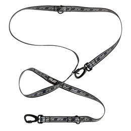 FuzzYard Active Multi 6-in-1 Hundeleine aus Nylon mit reflektierenden Elementen und Sicherheitskarabiner in Schwarz - 210 cm – Bild 1 von 4