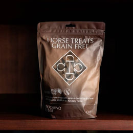 Produktbild von Grooming Deluxe Pferdeleckerli Getreidefrei 1kg