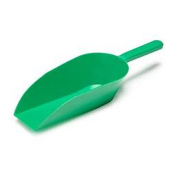 Garronda Futterschaufel aus Kunststoff in Grün für Geflügel, Pferde, Schafe und Schweine - 0,5 kg – Bild 1 von 5