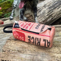 Produktbild von Goopsi Futterdummy Apportierspielzeug für Hunde aus Upcycling Reissack Gelb 19x8 cm