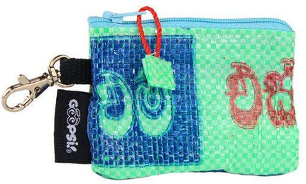 GOOPSI Kotbeutelspender aus Upcycling Reissack Fairtrade Grün – Bild 1 von 4