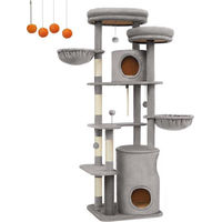 Produktbild von Große Kratzsäule für Katzen aus Sisal und Plüsch in Hellgrau 60cm x 55cm x 196cm