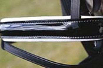 Hans Melzer Horse Equipment Reithalfter Hagen Lack schwarz englisch kombiniert weiß unterlegt Warmblut – Bild 1 von 2