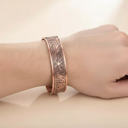 Produktbild von Herren Kupfer Armreif mit Magneten Lebensbaum mit keltischen Knoten